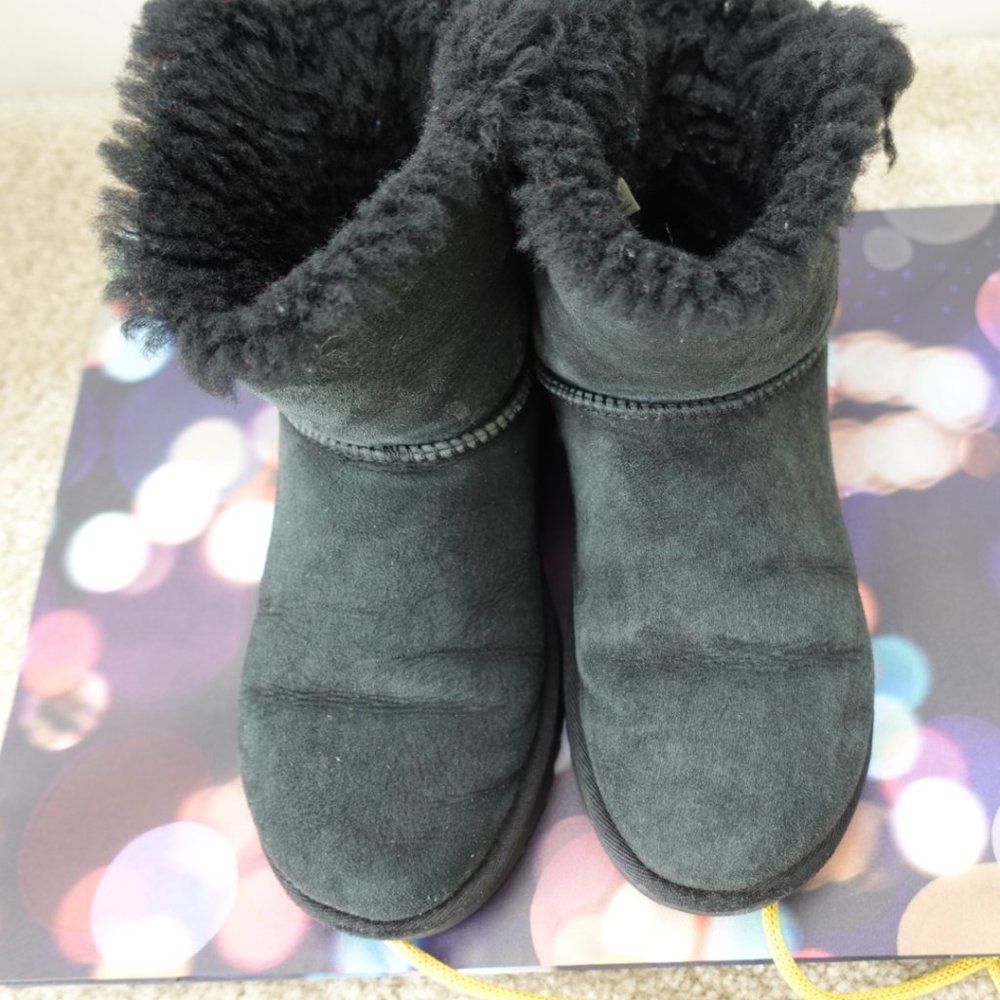 UGG boots - Picture 2 of 3